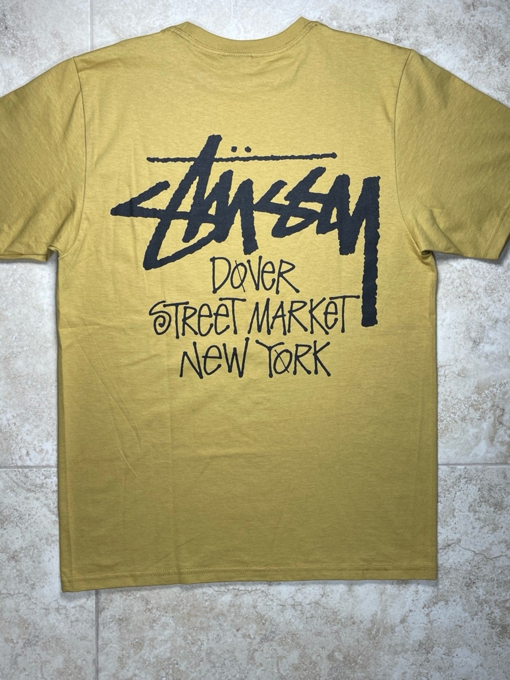 Stüssy x Dover Street Market New York Graphic T-Shirt in Mustard Yellow Small